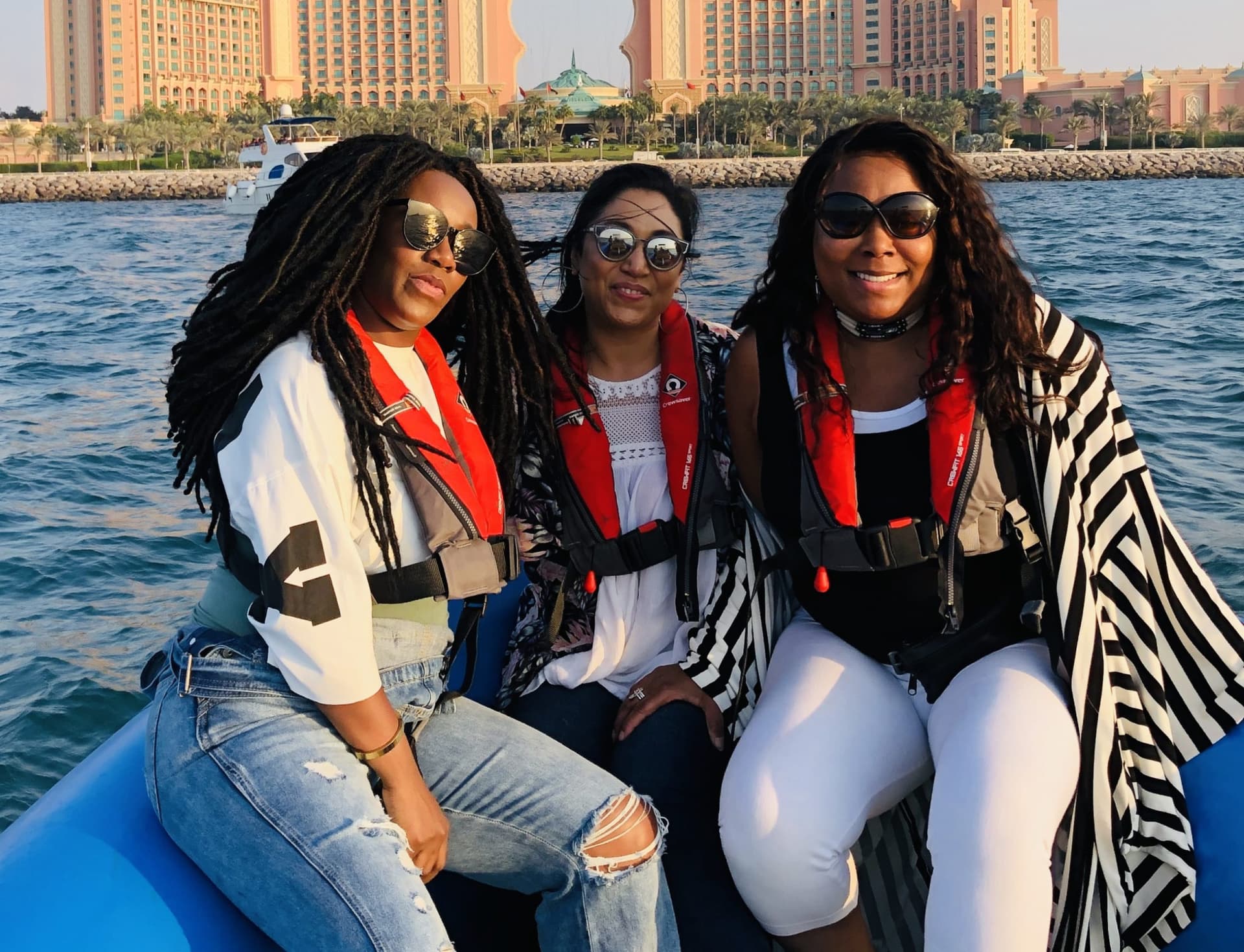 Sightseeing Speedboat Tour: Burj Al Arab, Jumeirah, and Atlantis - تصویر 4