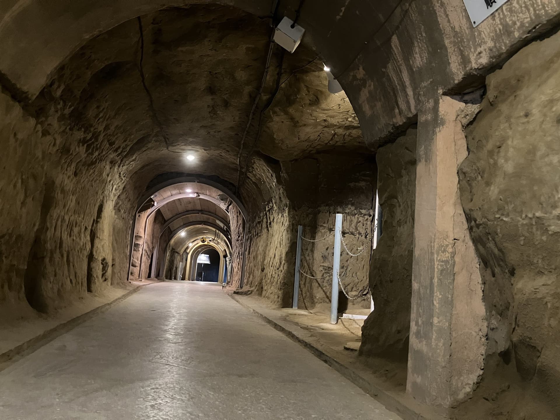Okinawa The Former Japanese Naval Underground Headquarter - تصویر 8