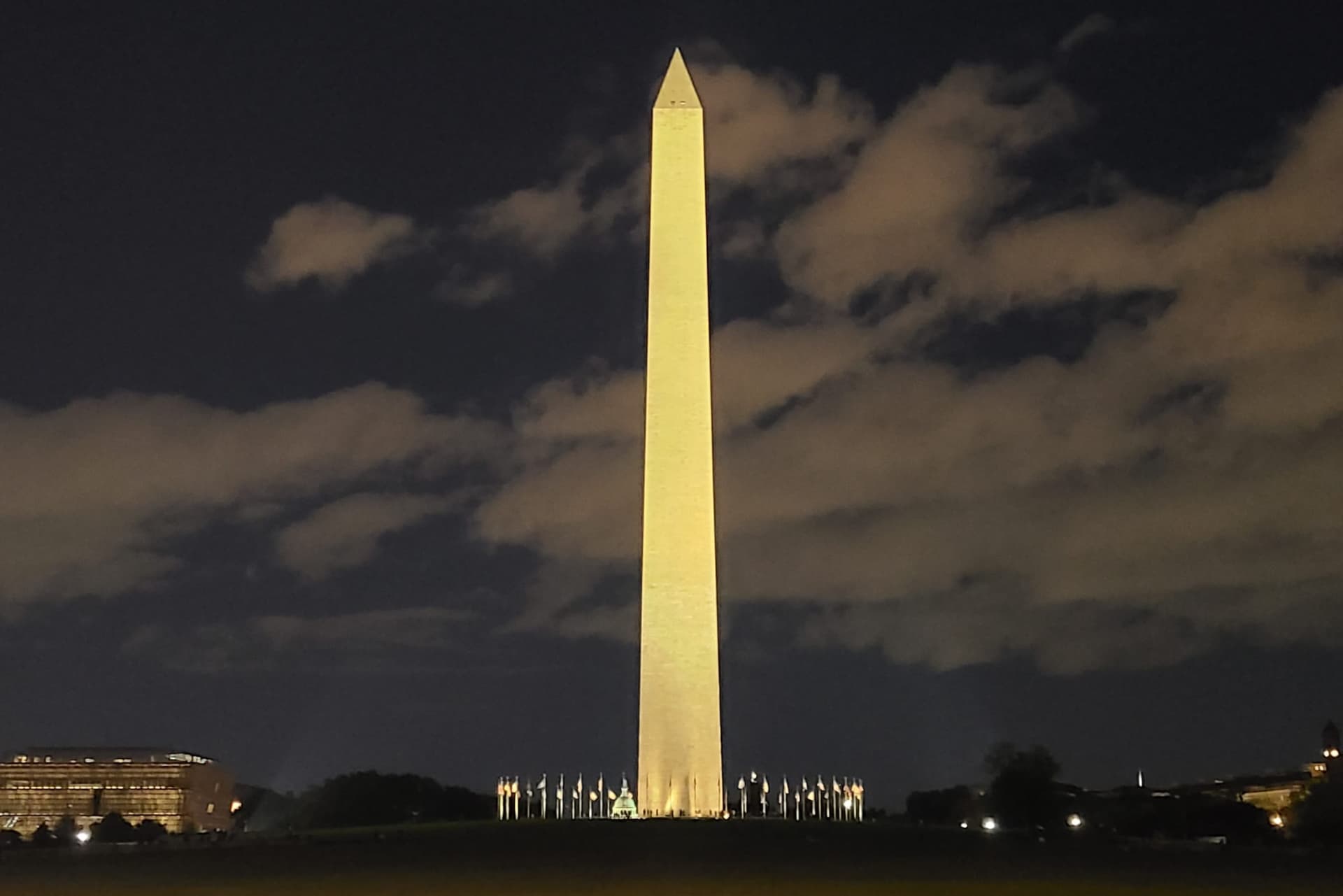 Washington DC Night Memorials Walking Tour with Skyline View - تصویر 11
