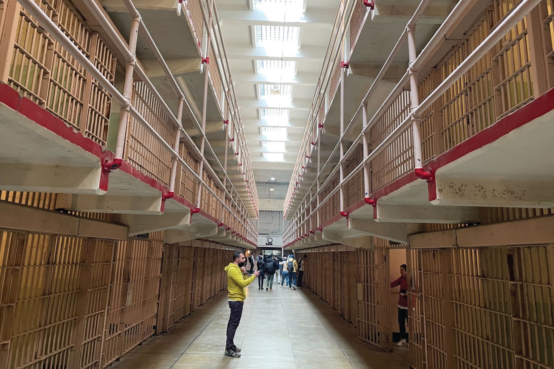 Alcatraz Island Ticket with 2-Day Hop-On Hop-Off & Night Bus Tour - تصویر 4