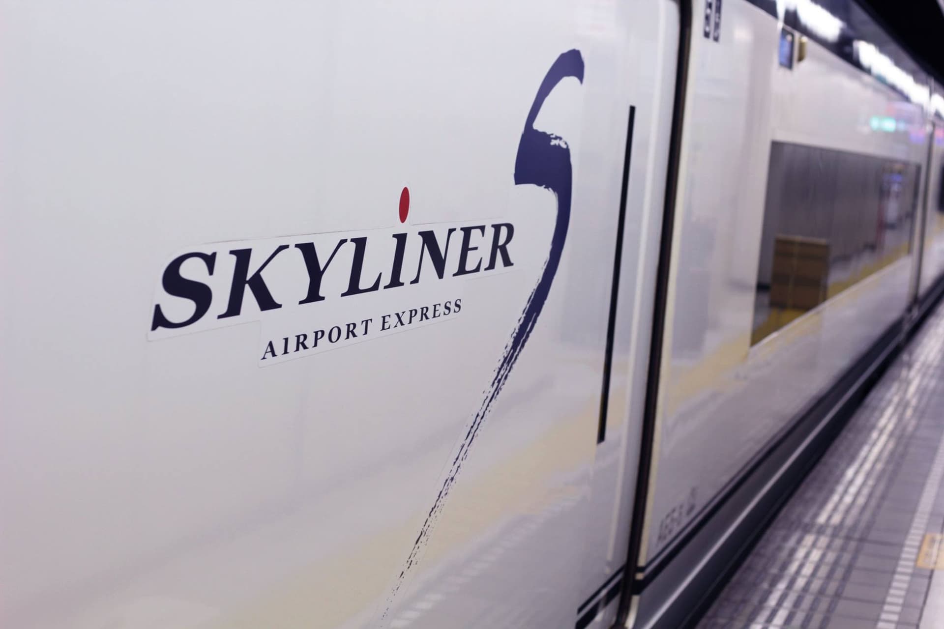 Tokyo Keisei Skyliner High-Speed Train between Narita Aiport and Central Tokyo - تصویر 4