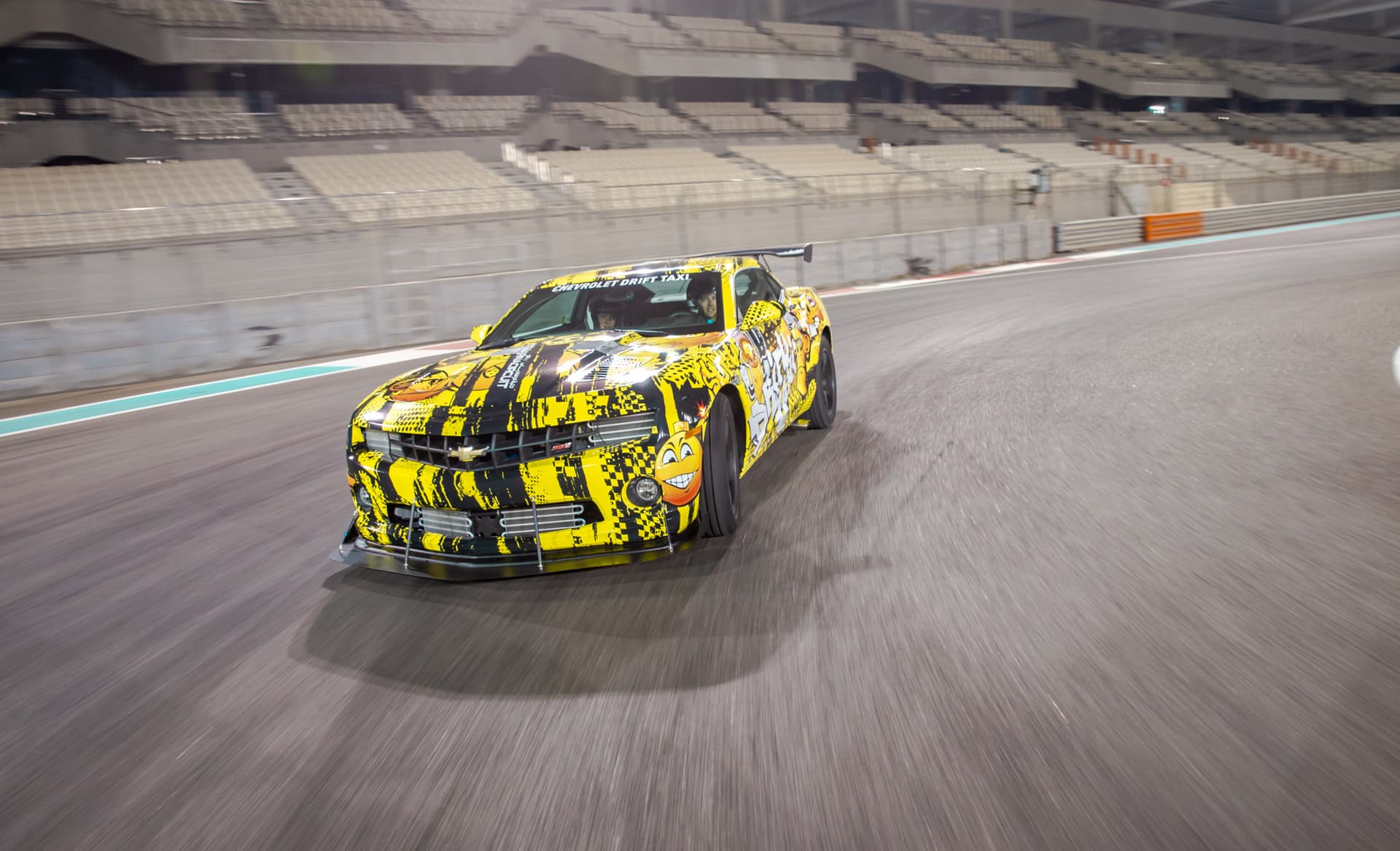 Yas Marina Circuit Chevrolet Drift Taxi Passenger Experience - تصویر 3