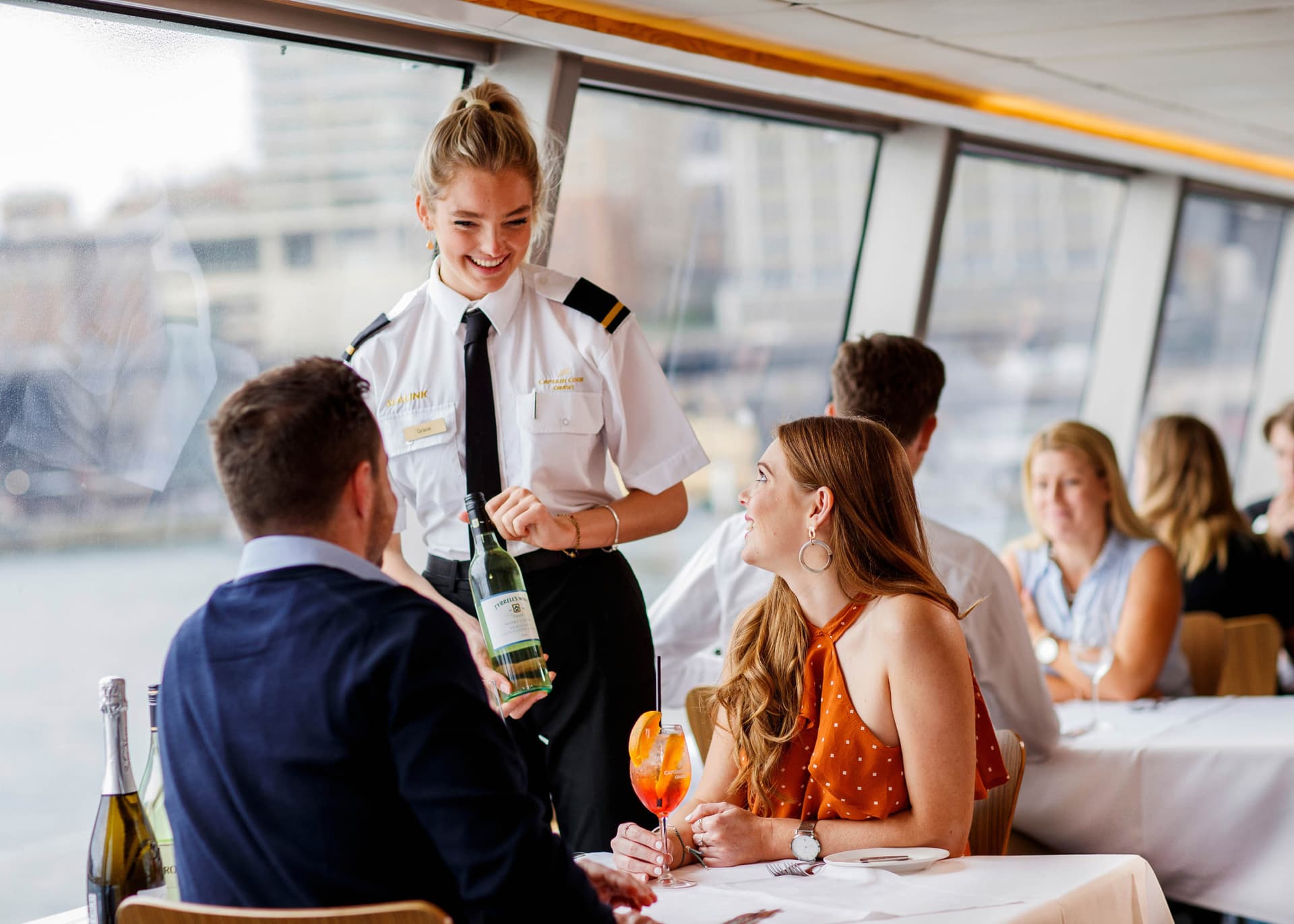 Sydney Harbour Long Lunch Cruise aboard Captain Cook Cruises - تصویر 5