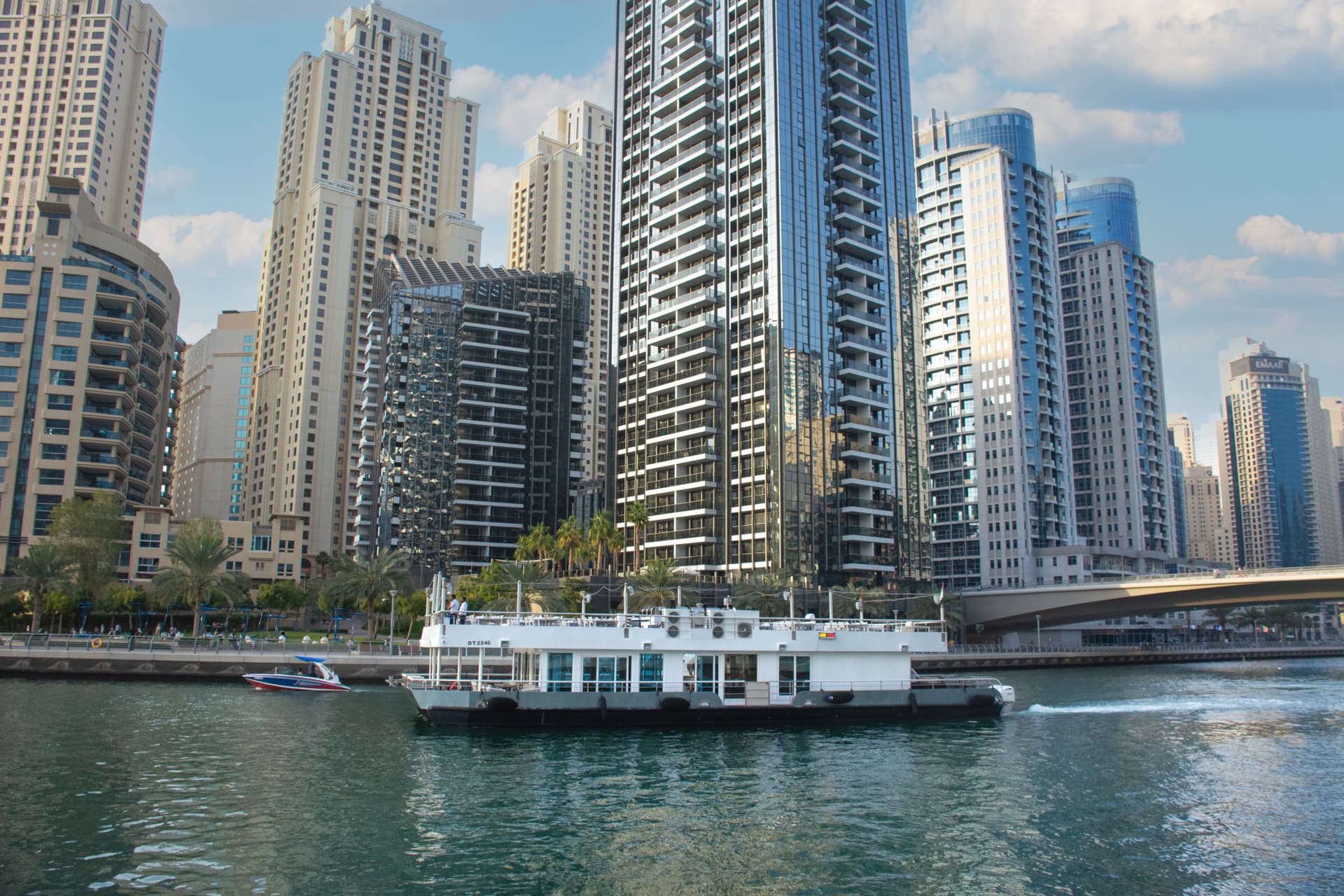 Alexandra Sea Lounge Dinner Cruise in Dubai Marina - تصویر 4