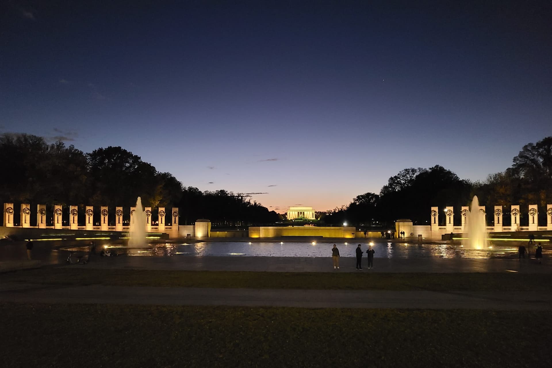 Washington DC Night Memorials Walking Tour with Skyline View - تصویر 9