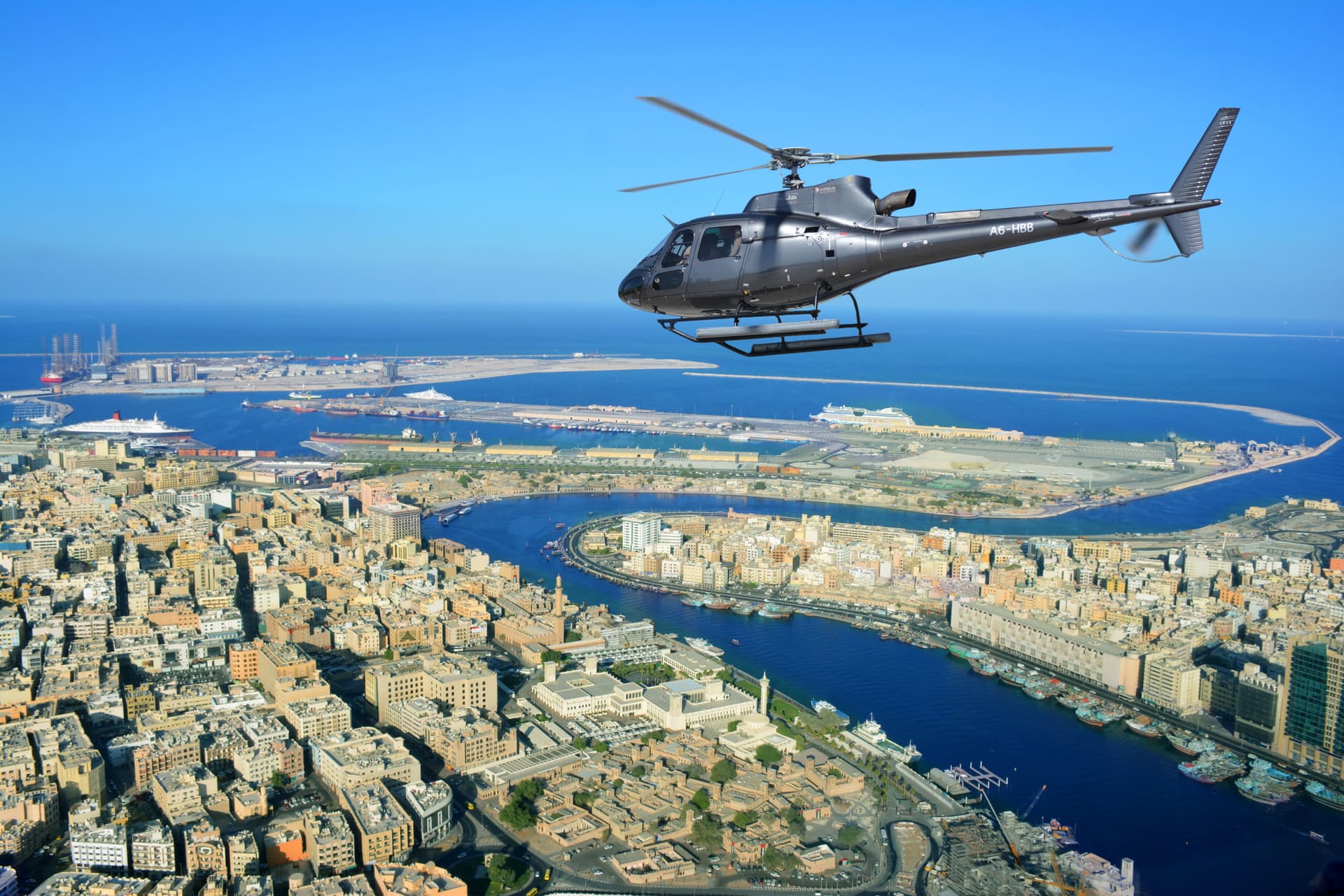 Dubai Helicopter Tour by HeliDubai - تصویر 3