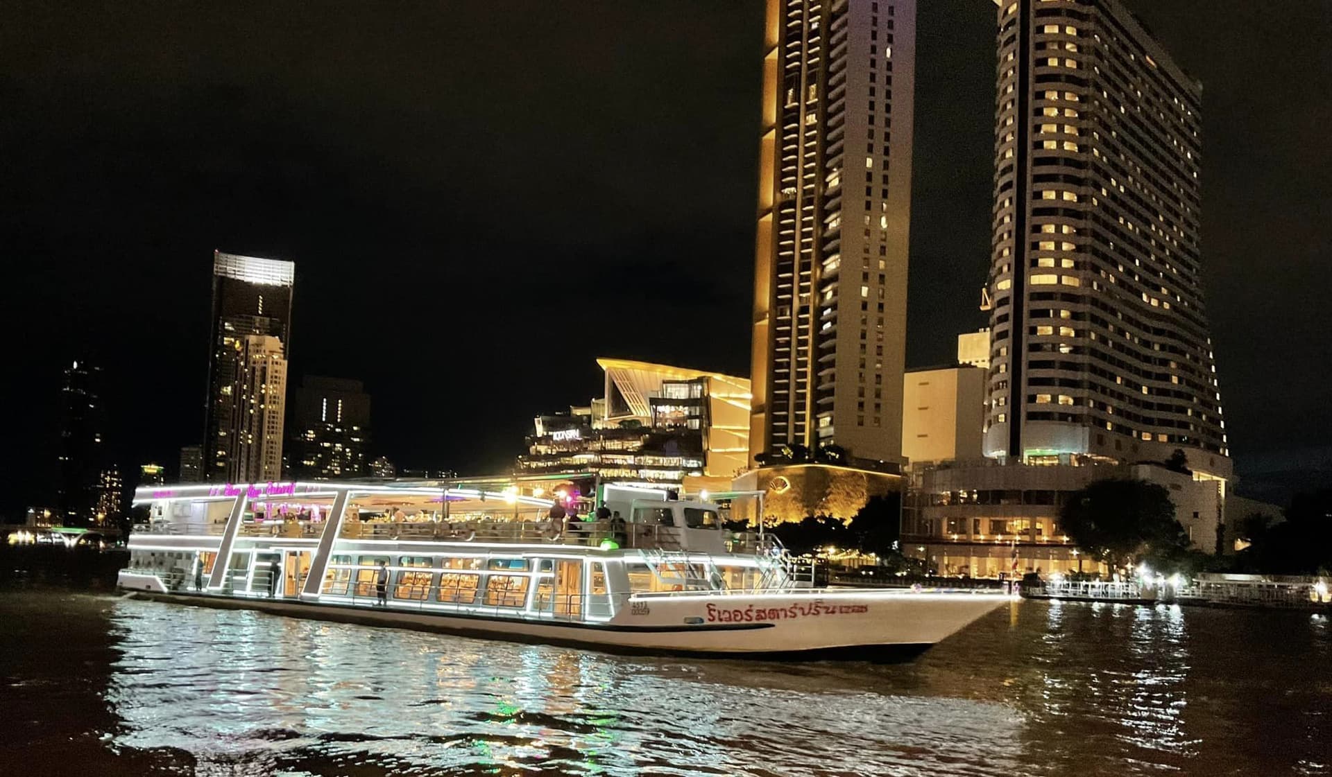 Chao Phraya Dinner Cruise aboard River Star Princess - تصویر 3