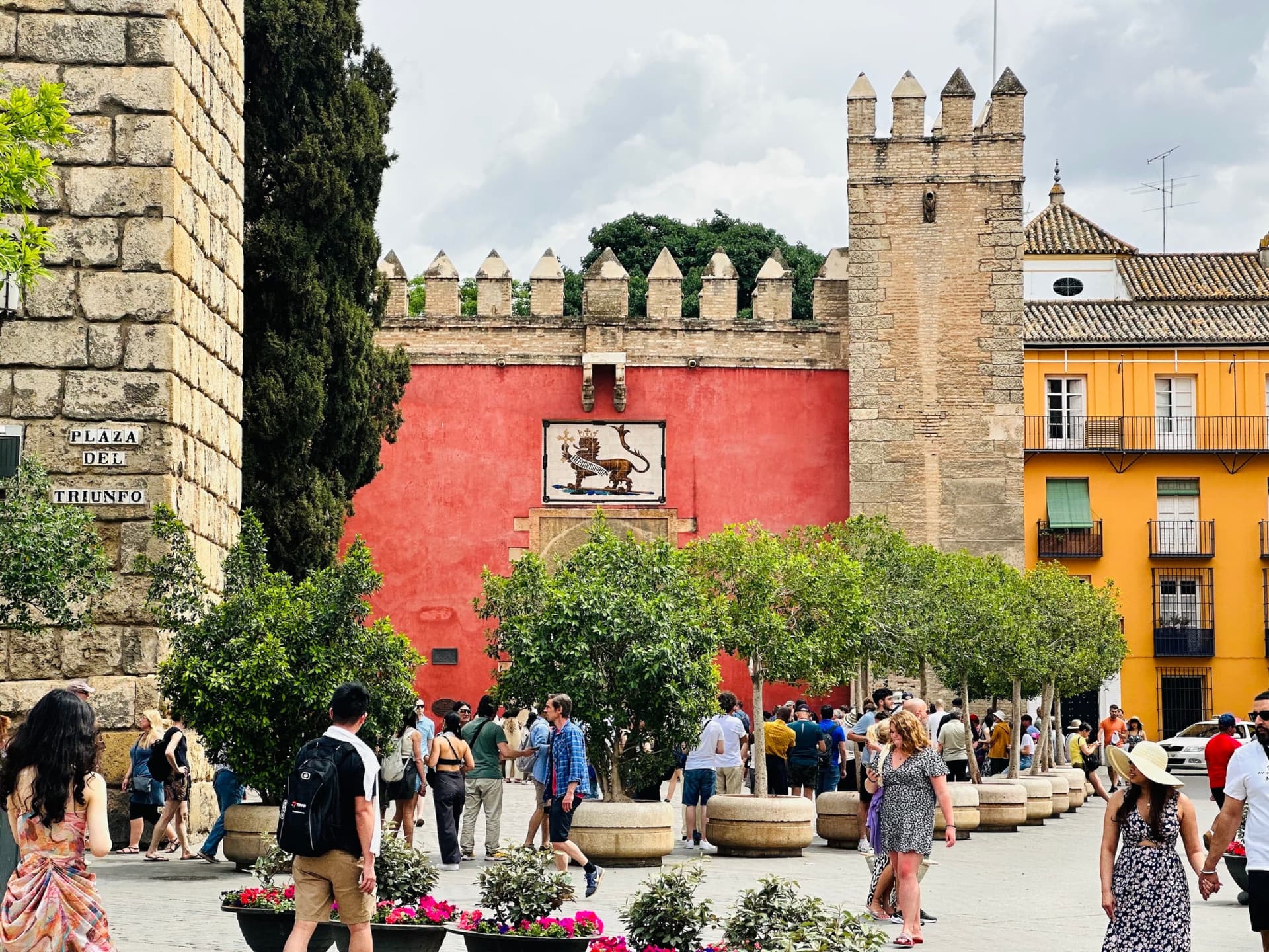 Seville Highlights Tour: Royal Alcazar of Seville, Triana Bridge, Flamenco Show - تصویر 4