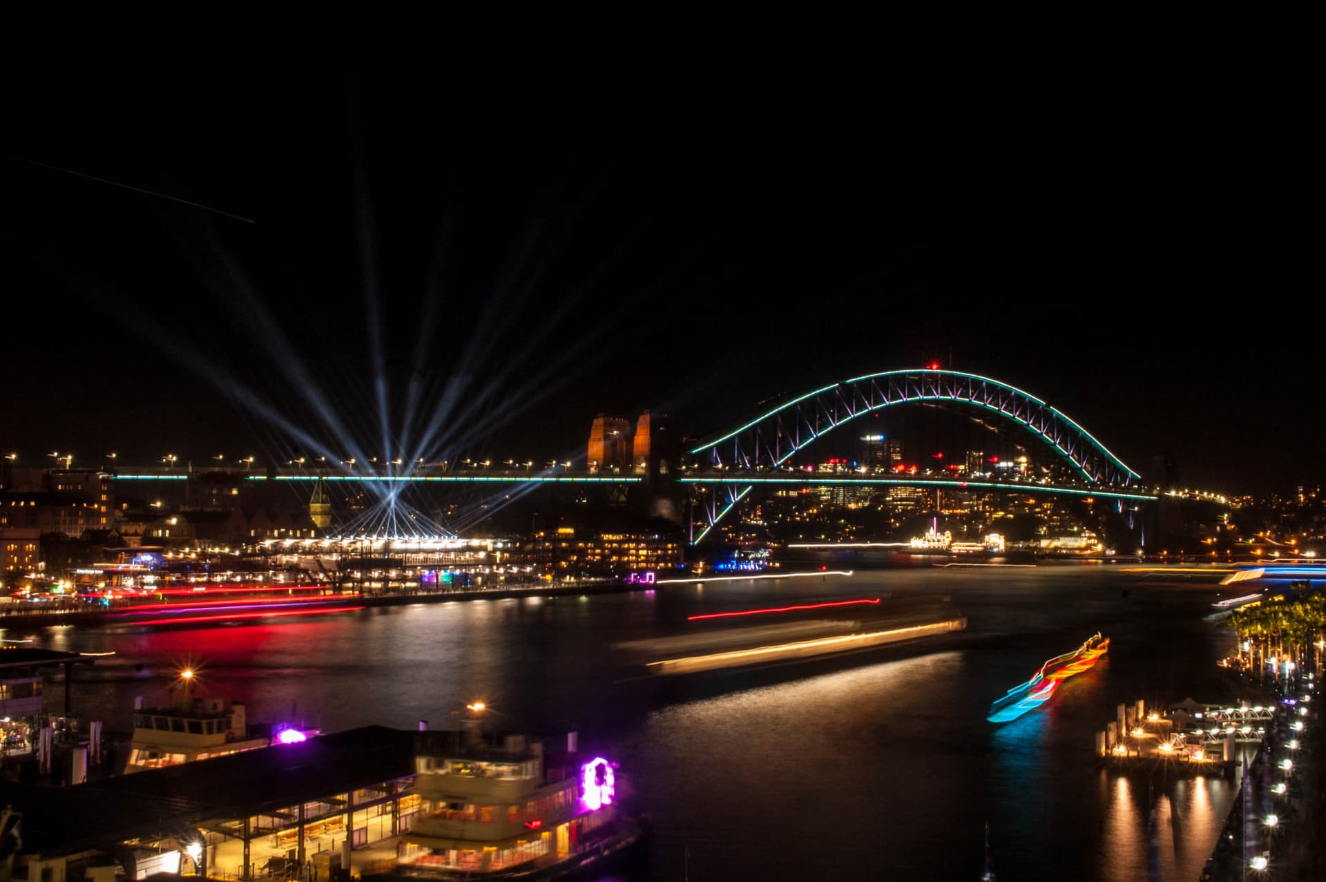 Vivid Festival of Light and Sound Cruise with Buffet Dinner aboard Sydney Princess Cruises - تصویر 7