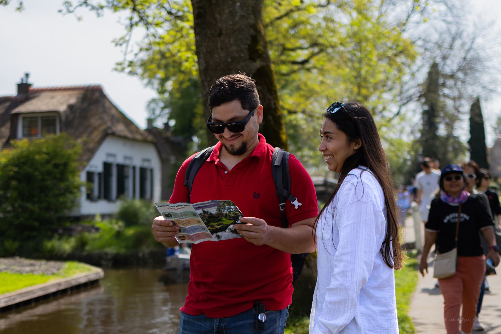 Giethoorn Full-Day Tour from Amsterdam with Canal Cruise and Self-Guided Walking Tour - تصویر 3