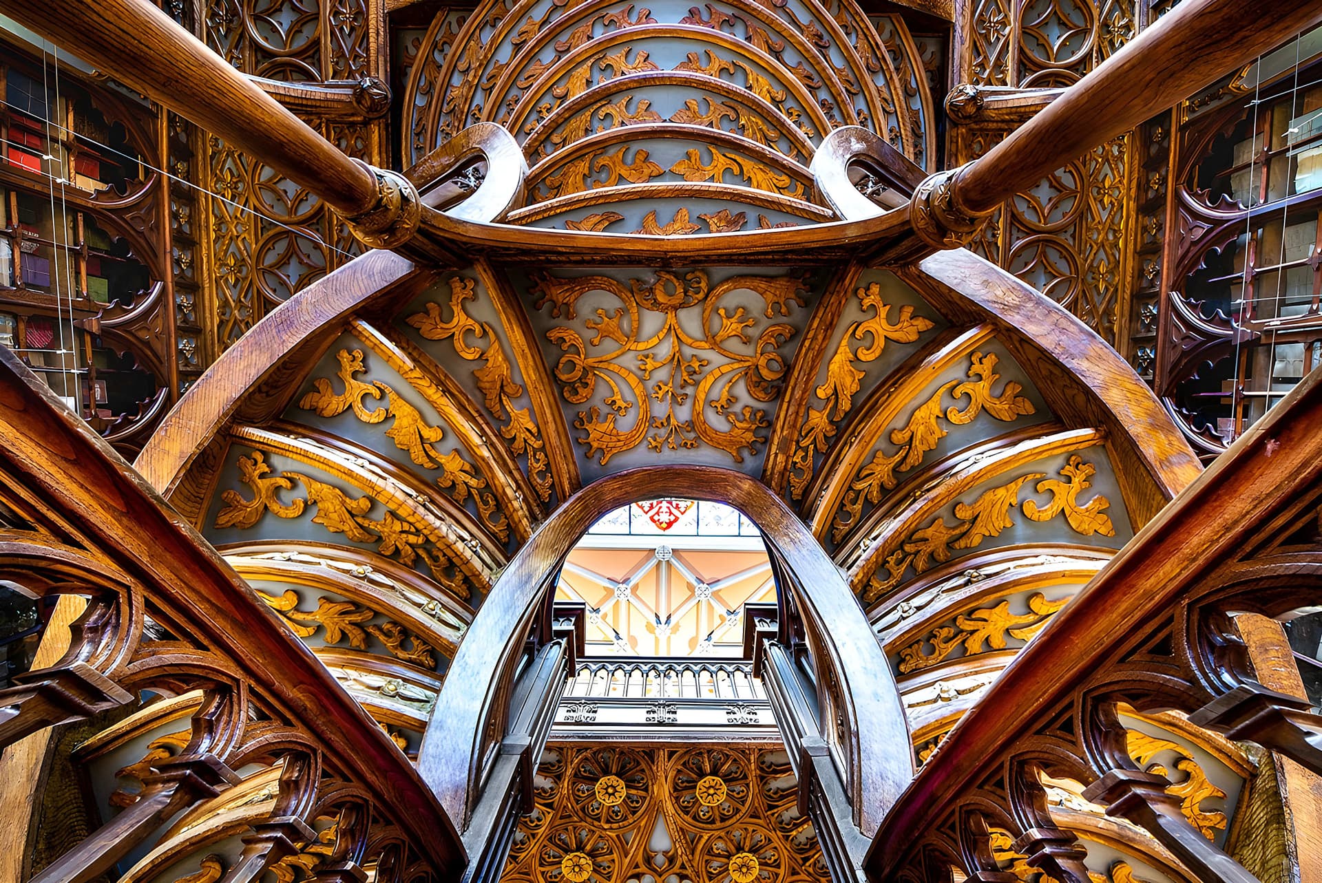 Livraria Lello Porto & Fundação Livraria Lello Ticket - تصویر 12