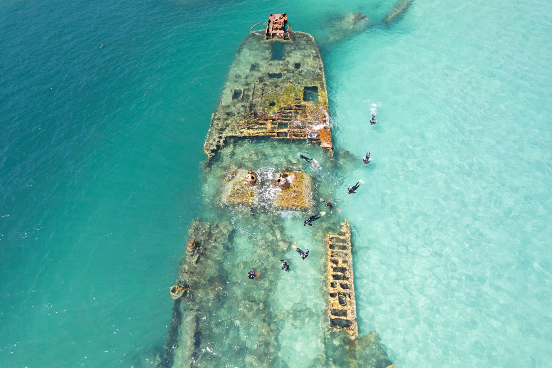 Moreton Island 1-Day Adventure Tour with Kayaking and Sandboarding - تصویر 3