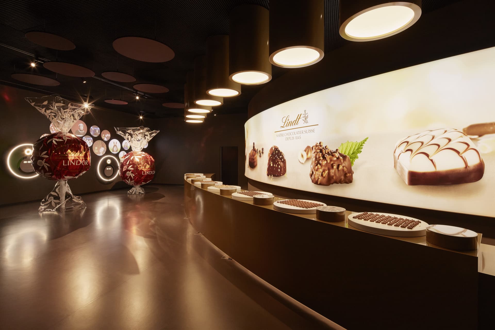 Zurich City Tour with Cruise and Lindt Home of Chocolate - تصویر 5