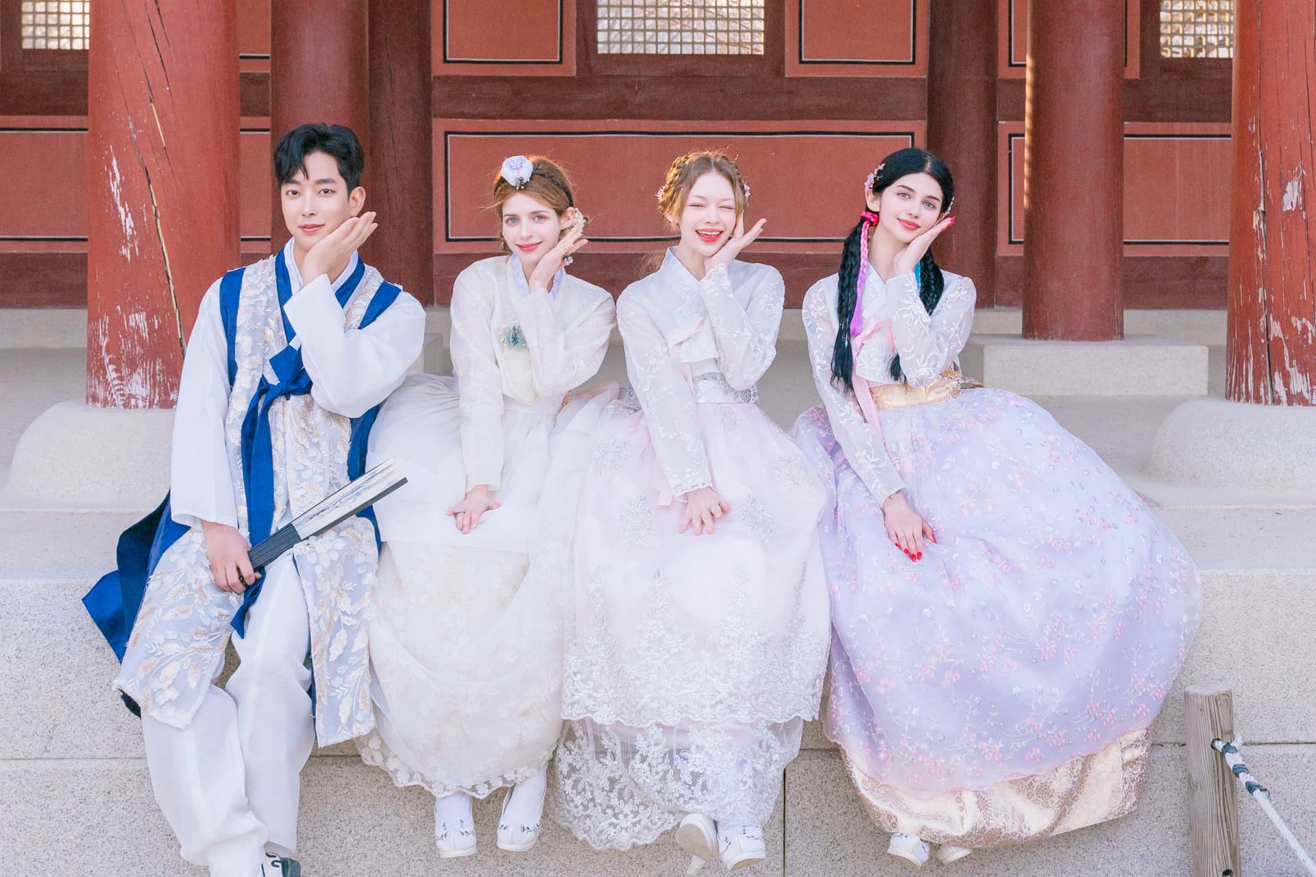 Hanbok Experience at Hanboknam Gyeongbokgung Store - تصویر 3