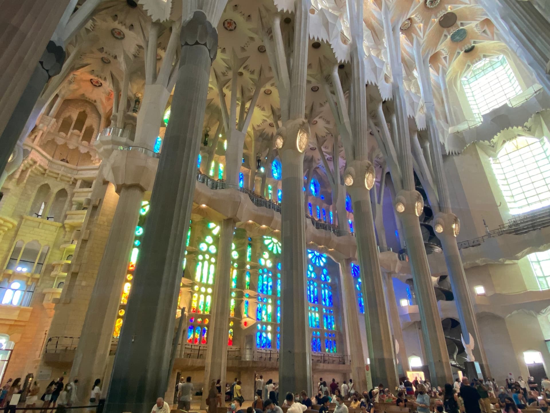 Barcelona Highlights: Sagrada Familia and Gaudi Houses Guided Tour - تصویر 2