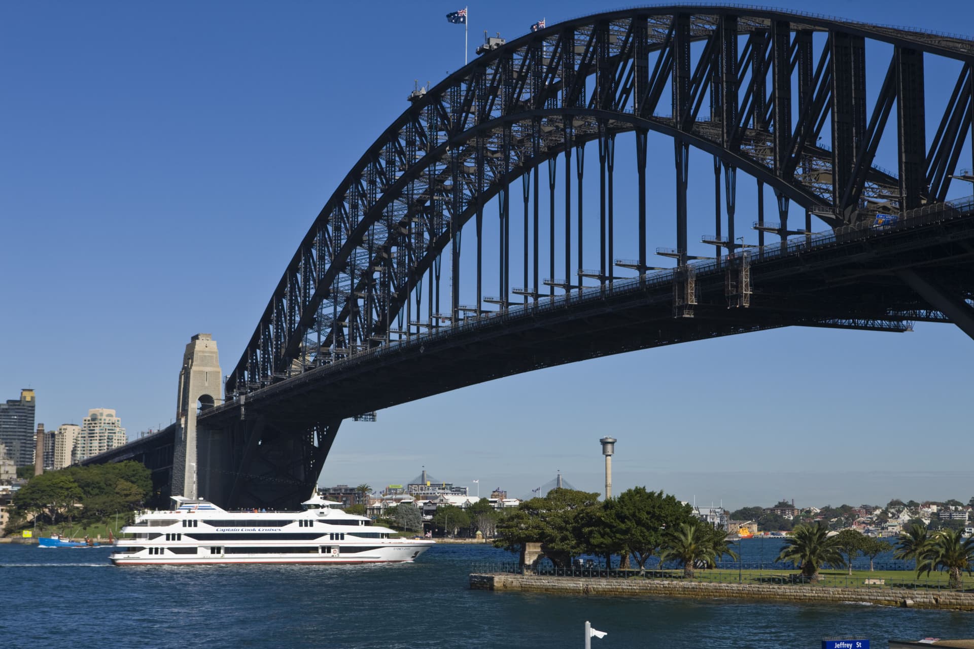 Sydney Harbour High Tea Cruise aboard Captain Cook Cruises - تصویر 7