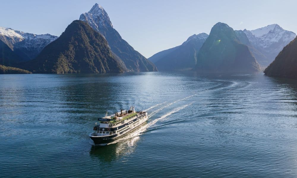 Milford Sound Coach and Cruise from Te Anau - تصویر اصلی