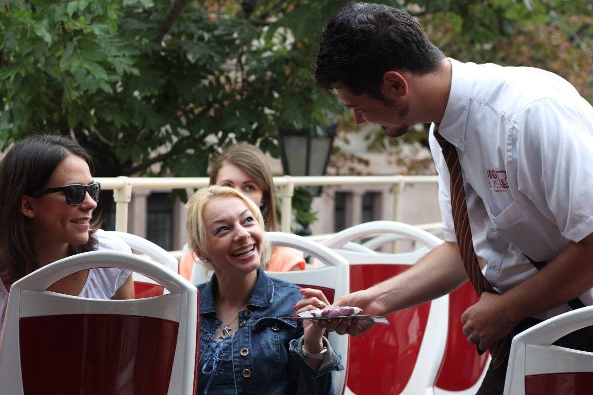 Big Bus Budapest Hop-on Hop-off Bus Tour - تصویر 12